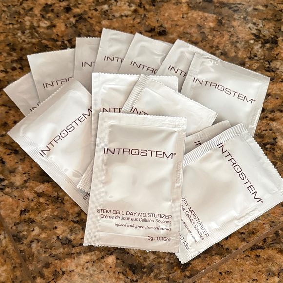 Stem Cell Day Moisturizer - Silver